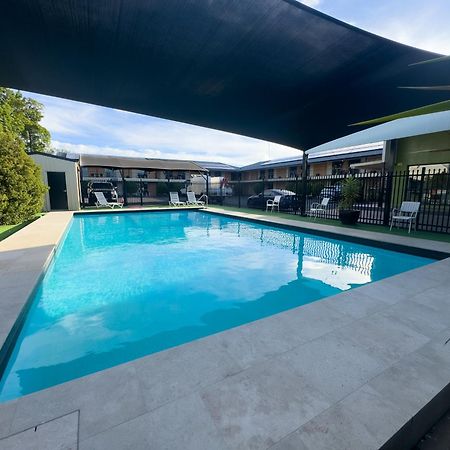 Golden West Motor Inn Dubbo Exterior photo